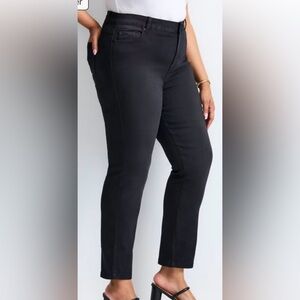 Avenue Women's Straight Leg Jeans Plus Size Black 20AV